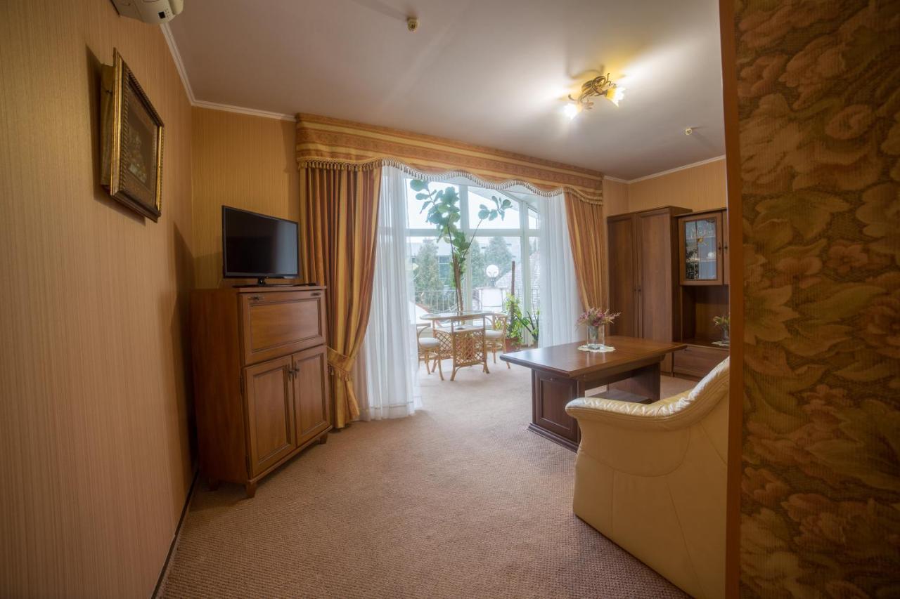 Hotel Premyer トラスコヴェッツ エクステリア 写真