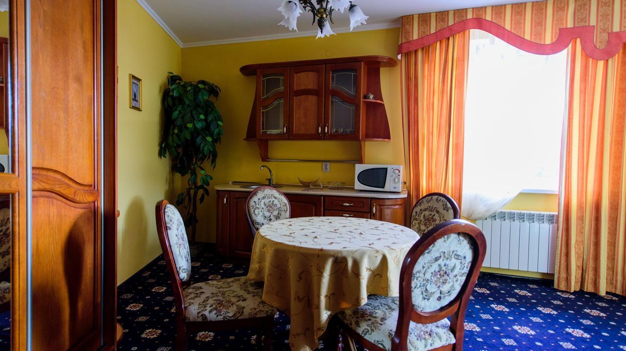 Hotel Premyer トラスコヴェッツ エクステリア 写真
