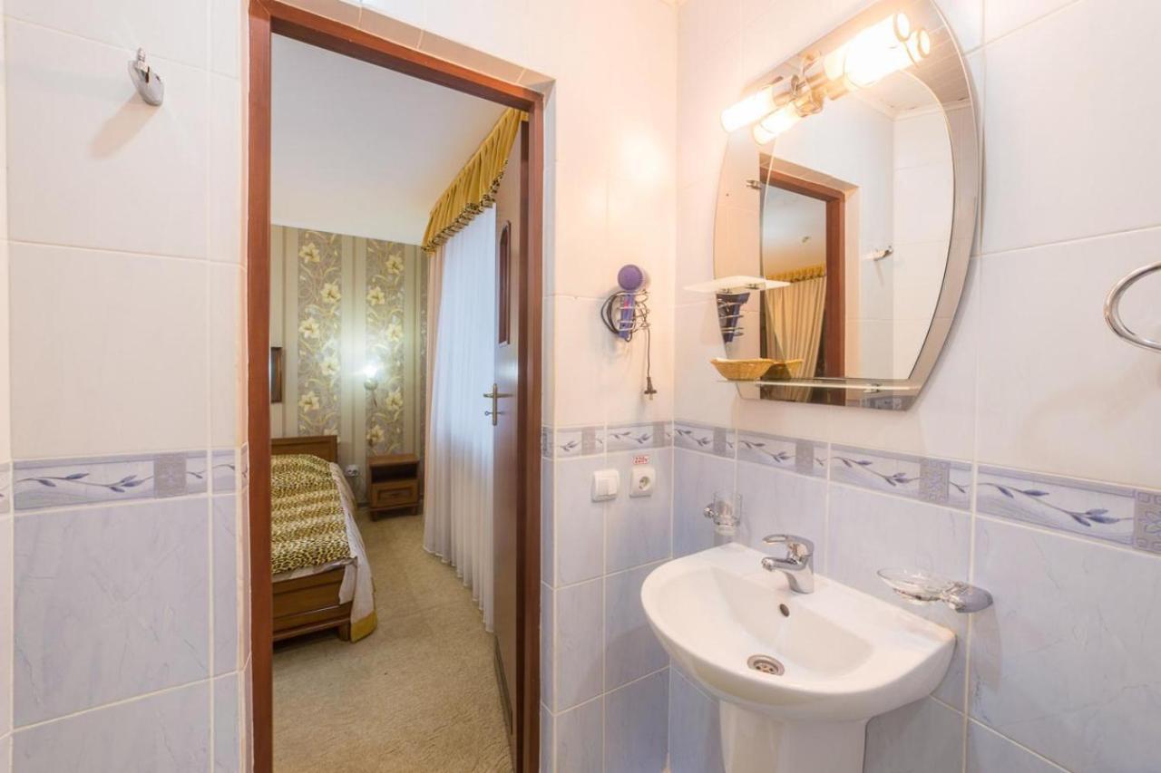 Hotel Premyer トラスコヴェッツ エクステリア 写真
